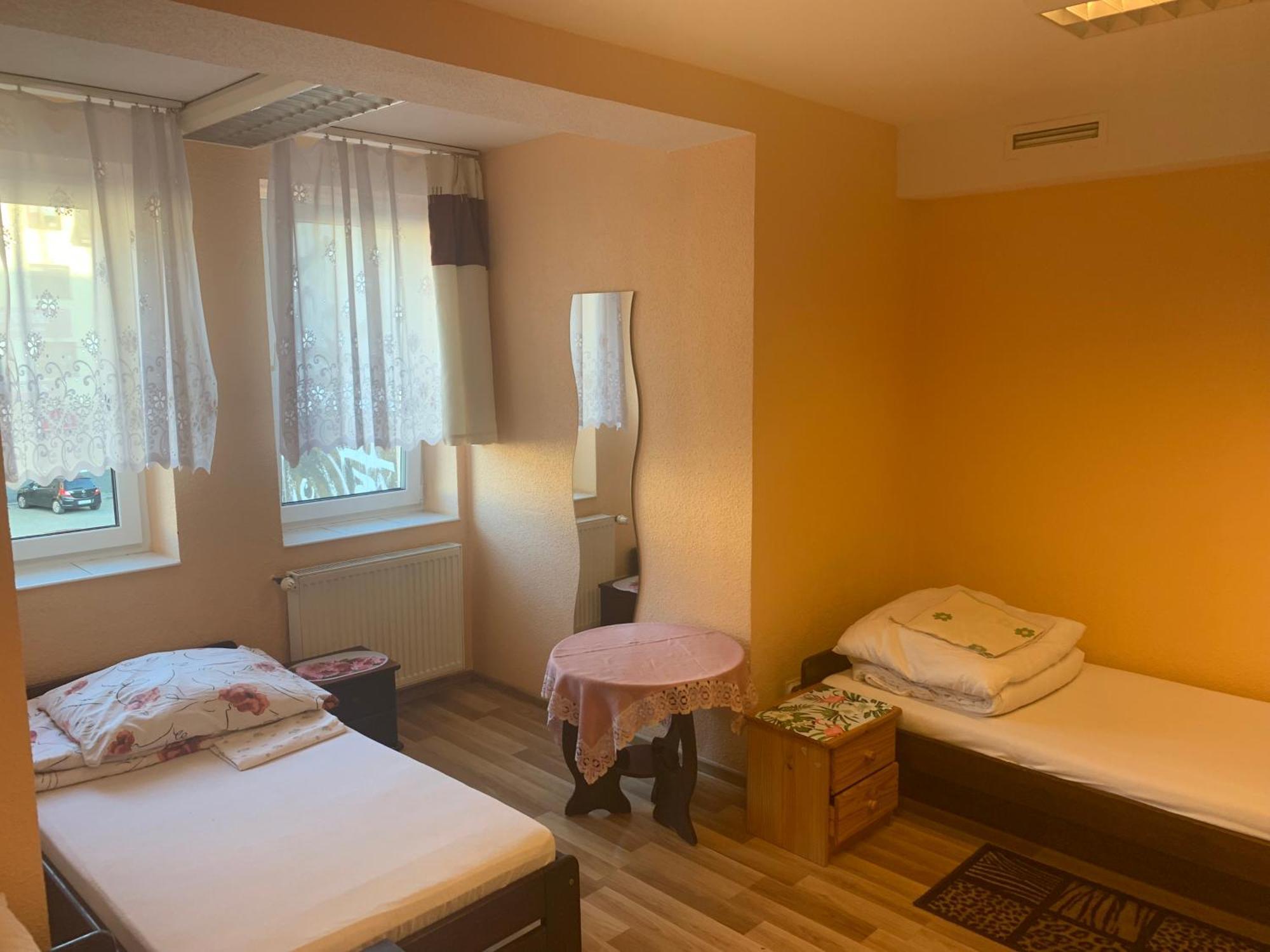 Tanie Noclegi Bartek Kielce Exterior foto